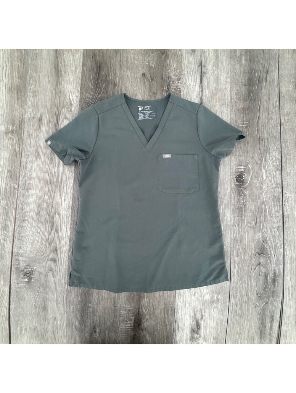 Women’s figs dark gray scrub top size S